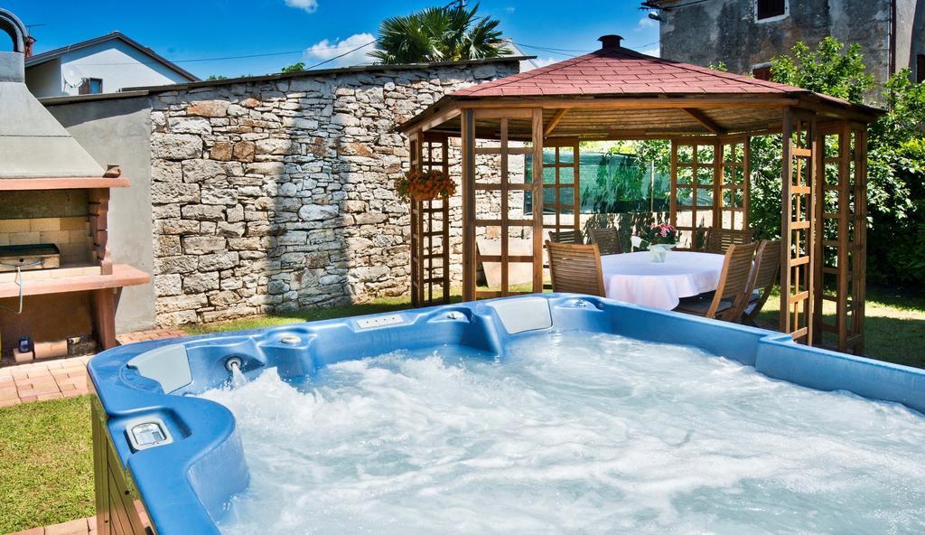 Villas Montrin Kastel Room photo